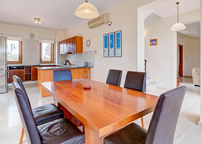 2 Bedroom Oleander With Private Pool And Garden, Aphrodite Hills ヴィラ